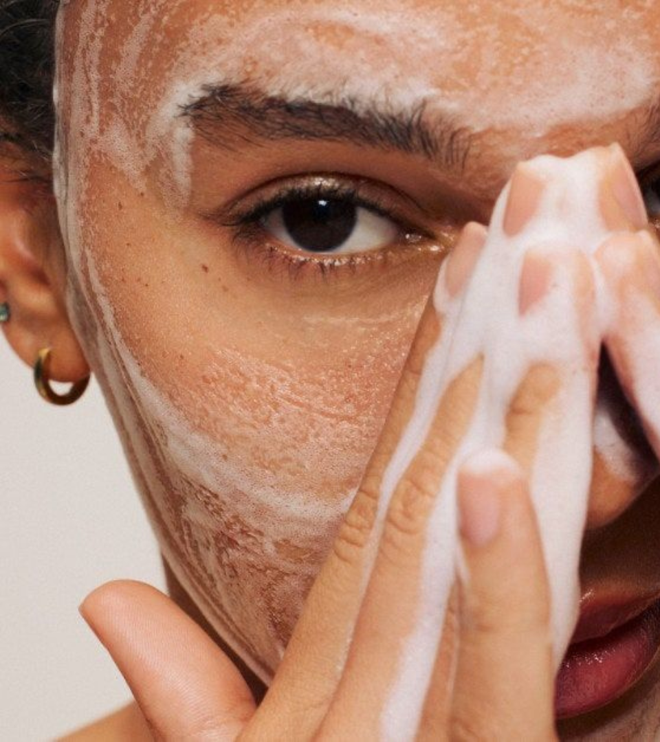 Faut-il se laver le visage matin et soir ?